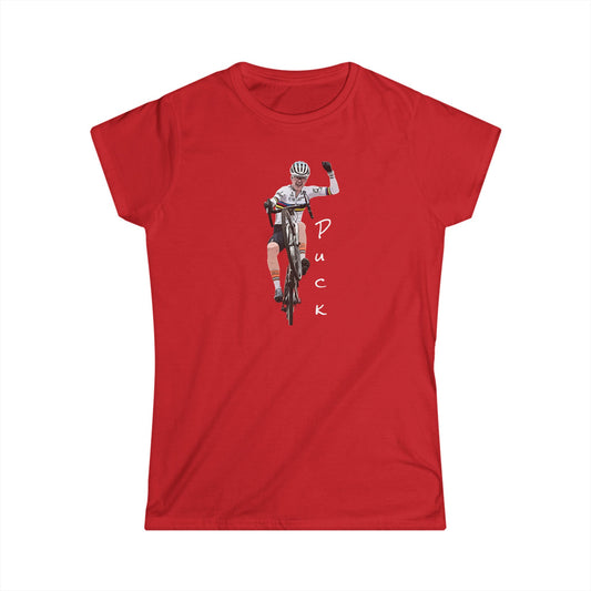 Puck Pieterse legend of Cyclocross and Mountain Bike. Women's T-shirt